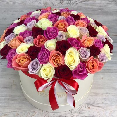 №122 Шляпная коробка из 101 розы