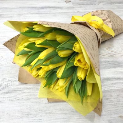 №85 букет из 25 тюльпанов